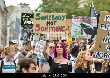 Londres, Angleterre, Royaume-Uni. 26 août 2023. Des groupes de défense des droits des animaux de tout le pays ont défilé de Marble Arch à Parliament Square pour soutenir le bien-être animal. (Image de crédit : © Thomas Krych/ZUMA Press Wire) USAGE ÉDITORIAL SEULEMENT! Non destiné à UN USAGE commercial ! Crédit : ZUMA Press, Inc./Alamy Live News Banque D'Images
