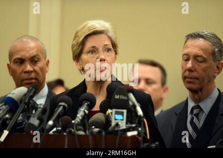 Bildnummer : 59527285 Datum : 16.04.2013 Copyright : imago/Xinhua (130416) -- BOSTON, 16 avril 2013 (Xinhua) -- la sénatrice américaine Elizabeth Warren (C) prend la parole lors d'une conférence de presse à Boston, aux États-Unis, le 16 avril 2013. Le nombre de morts est passé à trois, avec 176 blessés, dont 17 dans des conditions critiques. (Xinhua/Wang Lei) US-BOSTON-PRESS CONFERENCE PUBLICATIONxNOTxINxCHN People PK Pressetermin Untersuchung Gesellschaft Terror Terroranschlag Bombenanschlag Boston Marathon USA xdp x0x 2013 quer premiumd 59527285 Date 16 04 2013 Copyright Imago XINHUA Boston avril 16 2013 XINHUA Banque D'Images