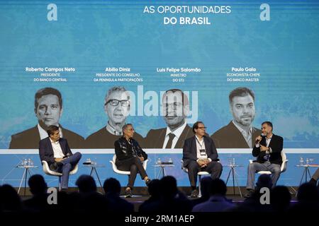 Guaruja, Brésil. 26 août 2023. SP - GUARUJA - 08/25/2023 - GUARUJA, SAO PAULO, FORUM ESFERA 2023 - Panel lors du 2e Esfera Forum, un événement organisé par le groupe Esfera Brasil, qui a réuni des personnalités politiques et judiciaires brésiliennes les 25 et 26 août à Guaruja, côte sud de l’État de Sao Paulo, pour discuter de sujets tels que la réforme fiscale, le nouveau PAC (Programme d’accélération de la croissance), l’économie verte, la réindustrialisation au Brésil, la cybersécurité, entre autres. Photo : Suamy Beydoun/AGIF crédit : AGIF/Alamy Live News Banque D'Images