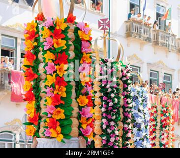 Le Cortejo dos Tabuleiros pour Festa dos Tabuleiros à Tomar, Portugal 2023. Banque D'Images