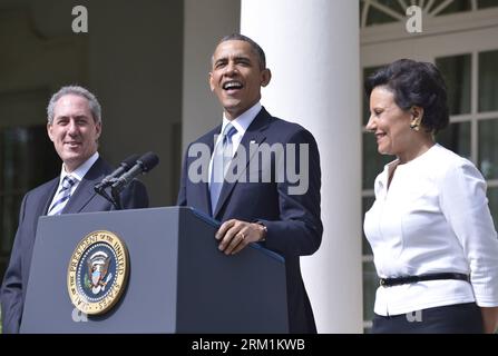 Bildnummer : 59596668 Datum : 02.05.2013 Copyright : imago/Xinhua (130503) -- WASHINGTON D.C., 2013 (Xinhua) -- le président américain Barack Obama (C) nomme Penny Pritzker (R), une femme d'affaires de Chicago, et Michael Froman, un conseiller économique de premier plan en tant que prochain représentant au commerce des États-Unis, a assisté à une cérémonie dans la roseraie de la Maison Blanche à Washington D.C., capitale des États-Unis, le 2 mai 2013. (Xinhua/Zhang Jun) (jyc) US-WASHINGTON-BARACK OBAMA-NOMINATIONS PUBLICATIONxNOTxINxCHN Politik People xas x0x 2013 quer premiumd 59596668 Date 02 05 2013 Copyright Imago Banque D'Images