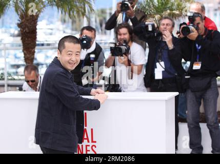 Bildnummer : 59657264 Datum : 17.05.2013 Copyright : imago/Xinhua (130517) -- CANNES, 17 mai 2012 (Xinhua) -- la réalisatrice chinoise Jia Zhangke (Front) pose lors du photocall du film chinois A Touch of Sin du réalisateur Jia Zhangke en compétition au 66e Festival de Cannes, le 17 mai 2013. (Xinhua/Gao Jing) FRANCE-CANNES-FILM FESTIVAL-A TOUCH OF SIN-PHOTOCALL PUBLICATIONxNOTxINxCHN Kultur Entertainment People film 66 internationale Filmfestspiele Cannes Photocall xdp x0x 2013 quer première 59657264 Date 17 05 2013 Copyright Imago XINHUA Cannes Mai 17 2012 XIN Banque D'Images
