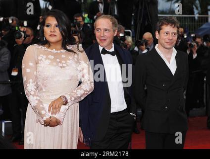 Bildnummer: 59664452  Datum: 18.05.2013  Copyright: imago/Xinhua (130518) -- CANNES, May 18, 2013 (Xinhua) -- French director Arnaud Desplechin (C), Misty Upham and French actor Mathieu Amalric (R) attend the premiere of French film Jimmy P. Psychotherapy of a Plains Indian presented in competition at the 66th Cannes Film Festival in Cannes, southern France, May 18, 2013. (Xinhua/Zhou Lei) FRANCE-CANNES-FILM FESTIVAL-JIMMY P. PSYCHOTHERAPY OF A PLAINS INDIAN-PREMIERE PUBLICATIONxNOTxINxCHN People Kultur Entertainment Film 66 Internationale Filmfestspiele Cannes Filmpremiere xjh x1x premiumd 20 Stock Photo