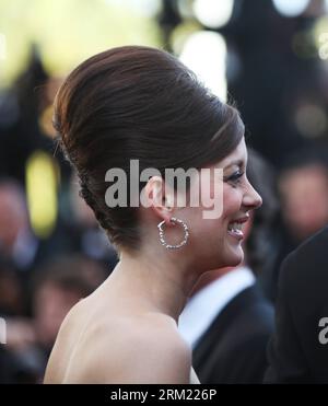 Bildnummer : 59670762 Datum : 20.05.2013 Copyright : imago/Xinhua (130520) -- CANNES, 20 mai 2012 (Xinhua) -- l'actrice française Marion Cotillard arrive pour la projection du film Blood Ties présenté hors compétition au 66e Festival de Cannes, le 20 mai 2013. (Xinhua/Gao Jing) FRANCE-CANNES-FILM FESTIVAL-BLOOD TIES-PREMIERE PUBLICATIONxNOTxINxCHN Entertainment film 66 internationale Filmfestspiele Cannes People Porträt x0x xkg 2013 quadrat Aufmacher Premiumd 59670762 Date 20 05 2013 Copyright Imago XINHUA Cannes Mai 20 2012 XINHUA actrice française Marion Banque D'Images