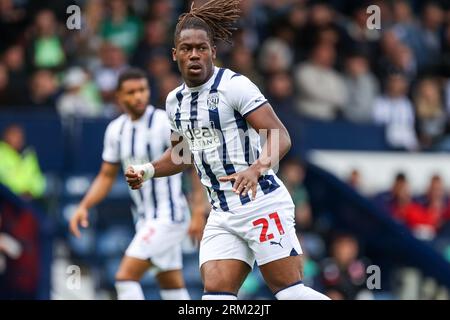 West Bromwich, Royaume-Uni. 26 août 2023. Brandon Thomas-Asante de West Bromwich Albion est pris lors de l'EFL Sky Bet Championship match entre West Bromwich Albion et Middlesbrough aux Hawthorns, West Bromwich, Angleterre le 26 août 2023. Photo de Stuart Leggett. Usage éditorial uniquement, licence requise pour un usage commercial. Aucune utilisation dans les Paris, les jeux ou les publications d'un seul club/ligue/joueur. Crédit : UK Sports pics Ltd/Alamy Live News Banque D'Images