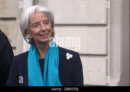 Bildnummer : 59698156 référence : 22.05.2013 Copyright : imago/Xinhua Chef du Fonds monétaire international (FMI) Christine Lagarde quitte la Cour de justice de la République à Paris, France, le 22 mai 2013. Lagarde est nommé témoin assisté le 24 mai dans une enquête sur une corruption présumée liée à un arbitrage controversé de l'affaire tapie après une audience de deux jours devant un tribunal français à Paris. (Xinhua/Etienne Laurent) (dzl) FRANCE-PARIS-TAPIE PROBE-IMF-CHRISTINE LAGARDE PUBLICATIONxNOTxINxCHN People Politik Porträt Wirtschaft IWF xdp x0x 2013 quer premiumd 59698156 Date 22 05 2013 Copyright I Banque D'Images