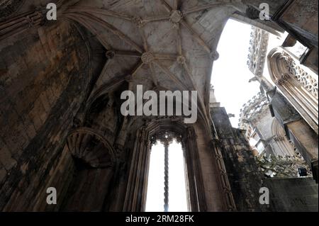 Bildnummer : 59736178 Datum : 29.05.2013 Copyright : imago/Xinhua la photo prise le 29 mai 2013 montre l'intérieur du monastère de Batalha à Batalha, au centre du Portugal. Le monastère de Batalha est l'un des meilleurs exemples originaux de l'architecture gothique tardive au Portugal, mêlé au style manuélin. Il a été construit pour commémorer la victoire des Portugais sur les Castillans à la bataille d'Aljubarrota en 1385. Le monastère d'Alcobaca a été classé par l'UNESCO comme site du patrimoine mondial en 1983. (Xinhua/Zhang Liyun) (yc) PORTUGAL-MONASTÈRE DE BATALHA PUBLICATIONxNOTxINxCHN Gese Banque D'Images