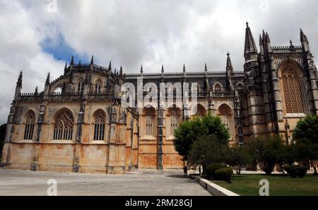 Bildnummer : 59736181 Datum : 29.05.2013 Copyright : imago/Xinhua la photo prise le 29 mai 2013 montre le monastère de Batalha à Batalha, au centre du Portugal. Le monastère de Batalha est l'un des meilleurs exemples originaux de l'architecture gothique tardive au Portugal, mêlé au style manuélin. Il a été construit pour commémorer la victoire des Portugais sur les Castillans à la bataille d'Aljubarrota en 1385. Le monastère d'Alcobaca a été classé par l'UNESCO comme site du patrimoine mondial en 1983. (Xinhua/Zhang Liyun) (yc) PORTUGAL-MONASTÈRE DE BATALHA PUBLICATIONxNOTxINxCHN Gesellschaft Kultur Banque D'Images