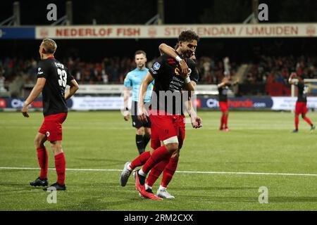 ROTTERDAM - (lr) Julian Baas ou sbv Excelsior, Nikolas Agrafiotis ou sbv Excelsior, Lazaros Lamprou ou ou sbv Excelsior célèbrent le 1-0 lors du match de championnat néerlandais entre l'Excelsior Rotterdam et Fortuna Sittard au Van Donge & de Roo Stadium le 26 août 2023 à Rotterdam, aux pays-Bas. ANP BART STOUTJESDYK crédit : ANP/Alamy Live News Banque D'Images
