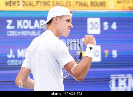 Flushing Meadow, United a déclaré. 26 août 2023. Jakub Mensik de la République tchèque célèbre après avoir remporté un point dans une finale de qualification masculine en simple sur le court 14 aux US Open tennis Championships 2023 au USTA Billie Jean King National tennis Center le samedi 26 août 2023 à New York. Photo de John Angelillo/UPI crédit : UPI/Alamy Live News Banque D'Images