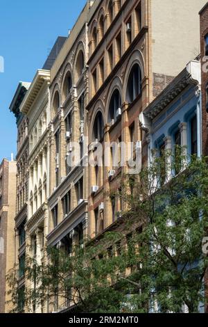 The University Mews situé sur E. 12th St., Storico Co-op à Greenwich Village, 2023, New York City, États-Unis Banque D'Images