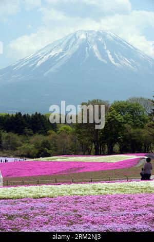 Bildnummer : 59889002 Datum : 14.05.2013 Copyright : imago/Xinhua (130622) -- TOKYO, 2013 (Xinhua) -- photo prise le 14 mai 2013, montre le Mont Fuji (Fujisan) à Yamanashi, Japon. La 37e session du Comité du patrimoine mondial de l UNESCO (WHC) a inscrit le Fujisan du Japon, le sommet emblématique qui a inspiré les artistes au fil des siècles, sur la liste du patrimoine mondial le 22 juin. Le mont Fuji est le 17e bien japonais inscrit sur la liste du patrimoine mondial. (Xinhua/Ma Ping) (lr) JAPON-MT. FUJI-LISTE DU PATRIMOINE MONDIAL PUBLICATIONxNOTxINxCHN Reisen Vulkan Berg xdp x0x 2013 hoch 59889002 Date 14 05 2013 Co Banque D'Images