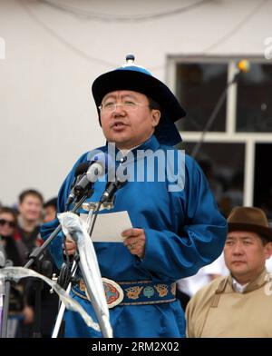 Bildnummer : 59910078 Datum : 11.07.2012 Copyright : imago/Xinhua BEIJING, 2013 - dans ce fichier photo prise le 11 juillet 2012, le président mongol Tsakhia Elbegdorj s'adresse à une foire du Nadam à Oulan Bator, capitale de la Mongolie. La présidente sortante de Mongolie, Tsakhia Elbegdorj, a été réélue en recueillant 50 % des voix contre deux principaux opposants lors de l élection présidentielle tenue le 26 juin 2013, selon les sondages préliminaires publiés par la Commission électorale générale du pays aux premières heures du 27 juin. (Xinhua/Shi Yongchun) MONGOLIE-ÉLECTION PRÉSIDENTIELLE-ELBEGDORJ PUBLICATIONxNOTxINxCH Banque D'Images