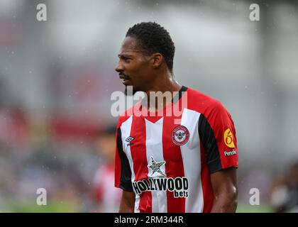 26 août 2023 ; Gtech Community Stadium, Brentford, Londres, Angleterre; premier League football, Brentford contre Crystal Palace ; Ethan Pinnock de Brentford crédit : action plus Sports Images/Alamy Live News Banque D'Images