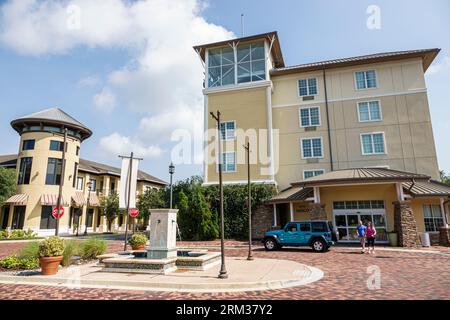 Jacksonville Floride, Tapestry Park, développement à usage mixte, village urbain, résidentiel commercial, Hôtel Indigo IHG, homme hommes hommes, femme femme femme femme femme femme, ad Banque D'Images