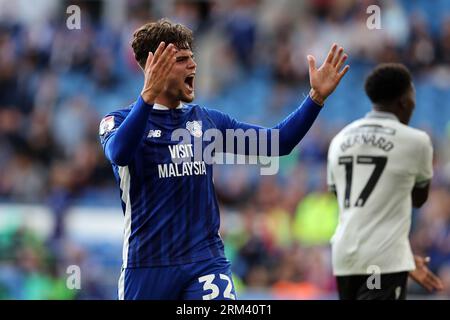 Cardiff, Royaume-Uni. 26 août 2023. Ollie Tanner de la ville de Cardiff réagit. Match de championnat EFL Skybet, Cardiff City - Sheffield mercredi au Cardiff City Stadium à Cardiff, pays de Galles, le samedi 26 août 2023. Cette image ne peut être utilisée qu'à des fins éditoriales. Usage éditorial uniquement, photo par Andrew Orchard/Andrew Orchard photographie sportive/Alamy Live News crédit : Andrew Orchard photographie sportive/Alamy Live News Banque D'Images