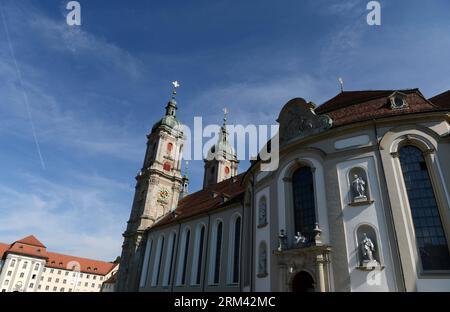 Bildnummer : 60362058 Datum : 15.08.2013 Copyright : imago/Xinhua ST.GALLEN, 15 août 2013 -- photo prise le 15 août 2013 montre la cathédrale dans le couvent de Saint-Gall. Situé dans l'est de la Suisse s St. Gallen ville, le couvent de St. Gall a été l'un des couvents les plus importants d'Europe du 8e siècle à sa sécularisation en 1805. Le couvent de Saint-Gall, avec sa splendide cathédrale baroque et la bibliothèque abbatiale, constitue un ensemble historique unique et a été nommé site du patrimoine mondial de l'UNESCO en 1983. Sa bibliothèque est l'une des plus riches et des plus anciennes du monde et en contient 170 000 Banque D'Images