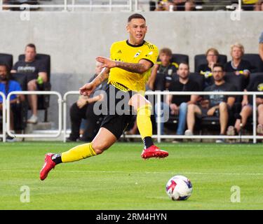 26 août 2023 : le milieu de terrain de Columbus Crew, Alexandru Matan (20 ans), tire au but contre le Toronto FC dans leur match à Columbus, Ohio. Brent Clark/Cal Sport Media crédit : Cal Sport Media/Alamy Live News Banque D'Images