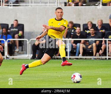 26 août 2023 : l'attaquant de Columbus Crew Christian Ramirez (17) tire au but contre le Toronto FC dans leur match à Columbus, Ohio. Brent Clark/Cal Sport Media crédit : Cal Sport Media/Alamy Live News Banque D'Images