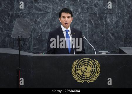 Bildnummer : 60527223 Datum : 25.09.2013 Copyright : imago/Xinhua (130925) -- NEW YORK, 25 septembre 2013 (Xinhua) -- le président de transition de Madagascar, Andry Nirina Rajoelina, prend la parole lors du débat général de la 68e session de l Assemblée générale des Nations Unies au siège de l ONU à New York, le 25 septembre 2013, deuxième jour du débat général. (Xinhua/Niu Xiaolei) (dzl) un-ASSEMBLÉE GÉNÉRALE-DÉBAT GÉNÉRAL PUBLICATIONxNOTxINxCHN People Politik Generalversammlung un uno xcb x0x 2013 quer premiumd 60527223 Date 25 09 2013 Copyright Imago XINHUA New York sept 25 2013 XINHUA MADAGA Banque D'Images