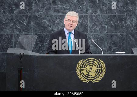 Bildnummer : 60539345 Datum : 28.09.2013 Copyright : imago/Xinhua (130928) -- NEW YORK, 28 septembre 2013 (Xinhua) -- Eamon Gilmore, vice-premier ministre irlandais et ministre des Affaires étrangères et du Commerce, intervient lors du débat général de la 68e session de l’Assemblée générale des Nations Unies, au siège de l’ONU à New York, le 28 septembre 2013. (Xinhua/Niu Xiaolei) un-ASSEMBLÉE GÉNÉRALE-DÉBAT GÉNÉRAL PUBLICATIONxNOTxINxCHN People Politik Vollverammlung xsp x0x 2013 quer 60539345 Date 28 09 2013 Copyright Imago XINHUA New York sept 28 2013 XINHUA Eamon Gilmore Vice-Premier ministre irlandais Banque D'Images