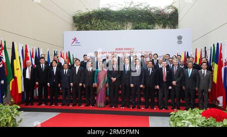 Bildnummer : 60698700 Datum : 11.11.2013 Copyright : imago/Xinhua (131111) -- NEW DELHI, 11 novembre 2013 (Xinhua) -- les délégués posent pour des photos lors de la 11e réunion Asie-Europe des ministres des Affaires étrangères (ASEM) à New Delhi, Inde, le 11 novembre 2013. Les 2 jours ASEM ont débuté ici lundi. (Xinhua/Zheng Huansong) INDE-NEW DELHI-ASEM-FMM PUBLICATIONxNOTxINxCHN People xcb x0x 2013 quer 60698700 Date 11 11 2013 Copyright Imago XINHUA New Delhi Nov 11 2013 les délégués de XINHUA posent pour des photos lors de la 11e réunion des ministres des Affaires étrangères Asie Europe ASEM à New Delhi Inde 11 2013 novembre le lancement de l'ASEM de 2 jours Banque D'Images