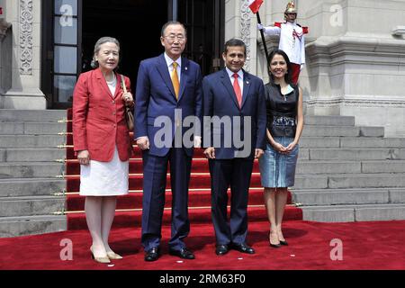 Bildnummer : 60786237 Datum : 02.12.2013 Copyright : imago/Xinhua (131202) -- LIMA, 2 déc. 2013 (Xinhua) -- le secrétaire général des Nations Unies Ban Ki-moon (2e L) et son épouse Ban Soon taek (G) posent avec le président péruvien Ollanta Humala (2e R) et son épouse Nadine Heredia (R) au Palais du gouvernement à Lima, Pérou, le 2 décembre 2013. (Xinhua/ANDINA) PÉROU-LIMA-un-DEVELOPPEMENT-CONFERENCE PUBLICATIONxNOTxINxCHN People Politik x0x xsk 2013 quer premiumd Banque D'Images