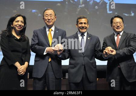 Bildnummer : 60786239 Datum : 02.12.2013 Copyright : imago/Xinhua (131202) -- LIMA, 2 déc. 2013 (Xinhua) -- Président péruvien Ollanta Humala (2e R), Secrétaire général des Nations Unies Ban Ki-moon (2e L) et Directeur général de l’Organisation des Nations Unies pour le développement industriel (ONUDI) Li Yong (à droite) posent pour des photos lors de la cérémonie d’ouverture de la 15e Conférence générale de l’ONUDI à San Isidro de Lima, Pérou, le 2 décembre 2013. (Xinhua/ANDINA) PÉROU-LIMA-un-DEVELOPPEMENT-CONFERENCE PUBLICATIONxNOTxINxCHN People Politik x0x xsk 2013 quer premiumd Banque D'Images