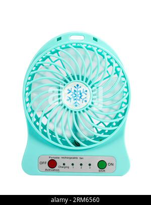 Mini ventilateur portable bleu alimenté par des piles rechargeables isolé sur un fond blanc Banque D'Images