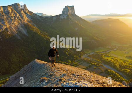 ISÈRE (38). PARC NATUREL DU VERCORS. MONT AIGUILLE (2067M) Banque D'Images