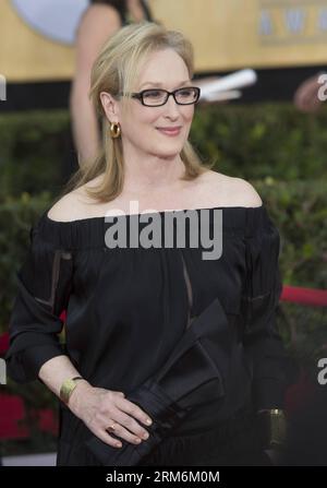 L'actrice Meryl Streep participe à la 20e cérémonie annuelle des Screen Actors Guild (SAG) Awards au Shrine Auditorium de Los Angeles, Californie, États-Unis, le 18 janvier 2014. (Xinhua/Yang Lei)(ctt) US-LOS ANGELES-SAG AWARDS PUBLICATIONxNOTxINxCHN l'actrice Meryl Streep participe à la 20e cérémonie annuelle des Screen Actors Guild SAG Awards AU Shrine Auditorium de Los Angeles Californie États-Unis janvier 18 2014 XINHUA Yang Lei CTT U S Los Angeles SAG Awards PUBLICATIONxNOTxINxCHN Banque D'Images