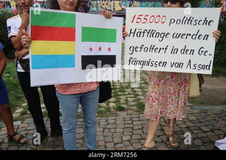 Les manifestations syriennes à Leipzig en Allemagne condamnent les actions du régime. Soutenez le mouvement populaire dans le sud de la Syrie, en mettant l'accent sur Suwayda Banque D'Images