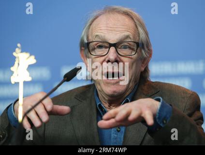 (140213) -- BERLIN, 13 février 2014 (Xinhua) -- le réalisateur britannique Ken Loach assiste à une conférence de presse alors qu'il reçoit l'Ours d'or honoraire pour ses réalisations exceptionnelles dans le domaine du cinéma au 64e Festival international du film de la Berlinale à Berlin, en Allemagne, le 13 février 2013. (Xinhua/Zhang Fan) GERMANY-BERLIN-FILM FASTIVAL-HONORARY GOLDEN BEAR PUBLICATIONxNOTxINxCHN Berlin février 13 2014 le réalisateur britannique DE XINHUA Ken Loach assiste à une conférence de presse alors qu'il reçoit l'Ours d'or d'honneur pour ses réalisations exceptionnelles dans le secteur cinématographique au 64e Festival international du film de Berlinale Banque D'Images