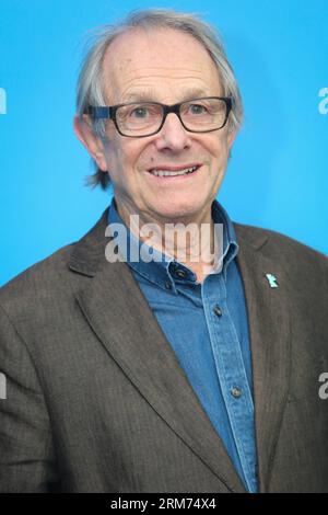 (140213) -- BERLIN, 13 février 2014 (Xinhua) -- le réalisateur britannique Ken Loach pose pour des photos lors d'un photocall alors qu'il reçoit l'Ours d'or honoraire pour ses réalisations exceptionnelles dans le domaine du cinéma au 64e Festival international du film de la Berlinale à Berlin, en Allemagne, le 13 février 2013. (Xinhua/Zhang Fan) GERMANY-BERLIN-FILM FASTIVAL-HONORAIRE OURS D'OR PUBLICATIONxNOTxINxCHN Berlin février 13 2014 le réalisateur britannique DE XINHUA Ken Loach pose pour des photos lors d'un appel photo alors qu'il reçoit l'Ours d'or d'honneur pour ses réalisations exceptionnelles dans le secteur cinématographique au 64e Berlinale Internati Banque D'Images