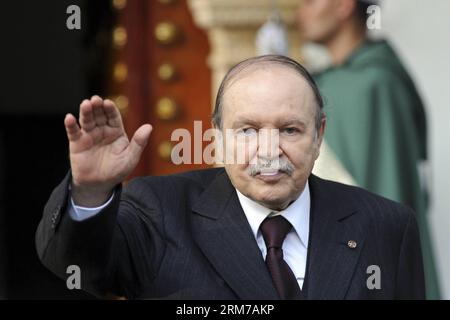 (140222) -- ALGER, 22 février 2014 (Xinhua) -- une photo de dossier non datée montre le président algérien Abdelaziz Bouteflika. Samedi, le Premier ministre algérien Abdelmalek Sellal a annoncé officiellement que le président Abdelaziz Bouteflika allait se présenter à la présidence pour un quatrième mandat lors de l'élection présidentielle d'avril 17. (Xinhua/Mohamed Kadri) (zw) ALGÉRIE-ÉLECTION DU PRÉSIDENT BOUTEFLIKA PUBLICATIONxNOTxINxCHN Alger février 22 2014 XINHUA fichier non daté photo montre le président algérien Abdel Aziz Bouteflika les premiers ministres algériens ont annoncé samedi officiellement que le président de Thatcher Abdel Aziz Bouteflika se présenterait Banque D'Images