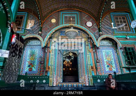 Œuvres d'art exquises à la mosquée tout en bois Khanqah-e-Moula (Shah-e-Hamadan), Srinagar, Cachemire, Inde Banque D'Images