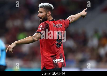 Milan, Italie. 26 août 2023. Olivier Giroud de l'AC Milan fait des gestes lors du match de football Serie A entre l'AC Milan et le Torino FC au Stadio Giuseppe Meazza Credit : Marco Canoniero/Alamy Live News Banque D'Images