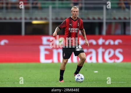 Milan, Italie. 26 août 2023. Simon Kjaer de l'AC Milan en action lors du match de football Serie A entre l'AC Milan et le Torino FC au Stadio Giuseppe Meazza Credit : Marco Canoniero/Alamy Live News Banque D'Images