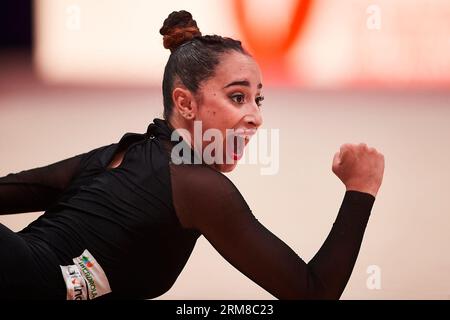 L'espagnole Alba Bautista participe à l'épreuve individuelle globale du 40e Championnat du monde de gymnastique rythmique FIG de qualification olympique à Valenci Banque D'Images