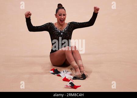 L'espagnole Alba Bautista participe à l'épreuve individuelle globale du 40e Championnat du monde de gymnastique rythmique FIG de qualification olympique à Valenci Banque D'Images