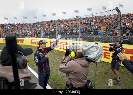 ZANDVOORT - Max Verstappen (Red Bull Racing) lors du défilé des pilotes avant le Grand Prix de F1 des pays-Bas sur le circuit Zandvoort le 27 août 2023 à Zandvoort, pays-Bas. ANP REMKO DE WAAL Banque D'Images