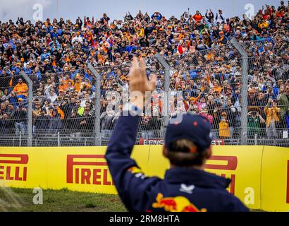 ZANDVOORT - Max Verstappen (Red Bull Racing) lors du défilé des pilotes avant le Grand Prix de F1 des pays-Bas sur le circuit Zandvoort le 27 août 2023 à Zandvoort, pays-Bas. ANP REMKO DE WAAL Banque D'Images