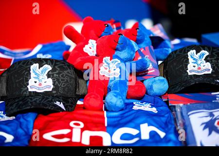 Londres, Royaume-Uni. 27 août 2023. Londres, Angleterre, le 27 août 2023 : marchandise Crystal Palace au match de championnat Barclays FA Womens entre Crystal Palace et Reading au VBS Community Stadium à Londres, Angleterre. (Liam Asman/SPP) crédit : SPP Sport Press photo. /Alamy Live News Banque D'Images