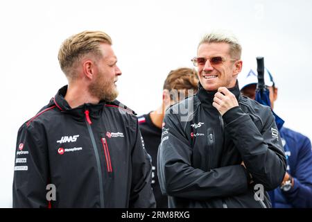 MAGNUSSEN Kevin (den), Haas F1 Team VF-23 Ferrari, HULKENBERG Nico (ger), Haas F1 Team VF-23 Ferrari, portrait lors de la 11e manche du Championnat FIA de Formule 2 2023 du 25 au 28 août 2023 sur le circuit de Zandvoort, à Zandvoort, aux pays-Bas Banque D'Images