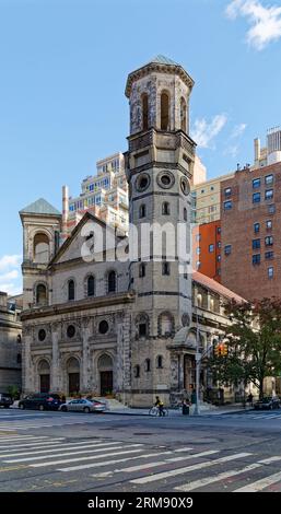 Upper West Side : St. Paul & St. Andrew United Methodist Church est un monument en brique et en terre cuite à West End Avenue et West 86th Street. Banque D'Images