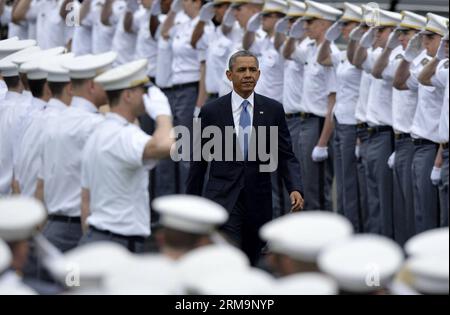 (140528) -- WEST POINT, 28 mai 2014 (Xinhua) -- le président américain Barack Obama (C) assiste à la cérémonie de remise des diplômes à l'académie militaire américaine à West point, New York, États-Unis, le 28 mai 2014. Obama a déclaré ici mercredi qu'il croit dans un avenir prévisible, le terrorisme reste la menace la plus directe pour l'Amérique à la maison et à l'étranger. (Xinhua/Wang Lei) US-NEW YORK-WEST POINT-GRADUATION-OBAMA PUBLICATIONxNOTxINxCHN WEST point Mai 28 2014 XINHUA U S Président Barack Obama C assiste à la cérémonie de remise des diplômes À l'Académie militaire des États-Unis À WEST point New York Banque D'Images