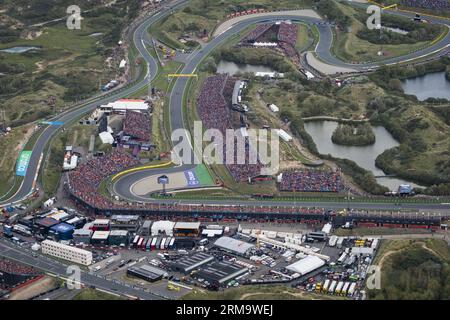 ZANDVOORT - vue aérienne lors du Grand Prix F1 des pays-Bas sur le circuit Zandvoort le 27 août 2023 à Zandvoort, pays-Bas. ANP PETER BAKKER netherlands Out - belgique Out Credit : ANP/Alamy Live News Banque D'Images