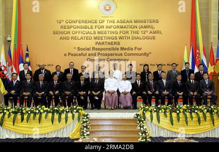 (140612) -- NAY PYI TAW, 12 juin 2014 (Xinhua) -- les délégués posent pour une photo de groupe lors de la cérémonie d’ouverture de la 12e conférence des ministres responsables de l’information de l’ASEAN (AMRI), de la réunion des hauts fonctionnaires pour la 12e conférence AMRI et des réunions connexes avec les partenaires du dialogue à Nay Pyi Taw, Myanmar, le 12 juin 2014. (Xinhua/U Aung)(ctt) MYANMAR-NAY PYI TAW-AMRI-CONFERENCE PUBLICATIONxNOTxINxCHN Nay Pyi Taw juin 12 2014 les délégués de XINHUA posent pour une photo de groupe lors de la cérémonie d'ouverture de la 12e Conférence du ministre responsable de l'information de l'ASEAN Réunion des hauts fonctionnaires d'Amri Banque D'Images