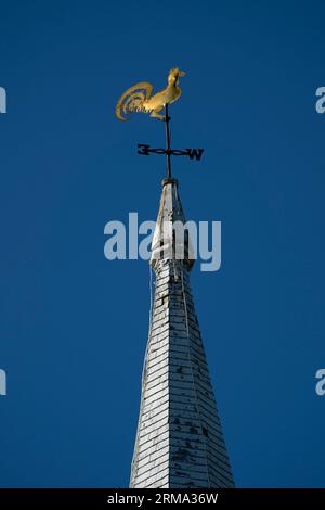 Girouette de coq au sommet de la première église paroissiale congrégationnelle à York Maine Banque D'Images