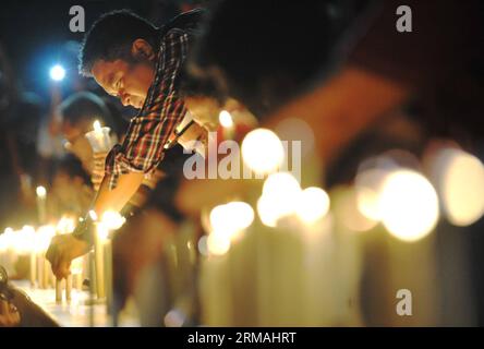 (140711) -- JAKARTA, 11 juillet 2014 (Xinhua) -- le peuple indonésien participe à solidarité pour la Palestine à Jakarta, Indonésie, le 11 juillet 2014. Vendredi, le président indonésien Susilo Bambang Yudhoyono a demandé au gouvernement israélien de mettre fin aux frappes militaires contre Gaza, qui ont coûté la vie à des dizaines de civils. L'Indonésie soutient depuis longtemps la cause palestinienne de la création d'un État indépendant et n'a pas de relations diplomatiques avec Israël. (Xinhua/Agung Kuncahya B.) INDONÉSIE-JAKARTA-SOLIDARITÉ POUR LA PALESTINE PUBLICATIONxNOTxINxCHN Jakarta juillet 11 2014 XINHUA Indonesian Cele Banque D'Images